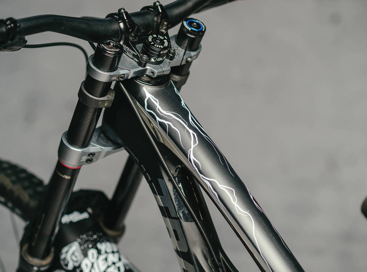 DyedBro Frame Protection Lightning